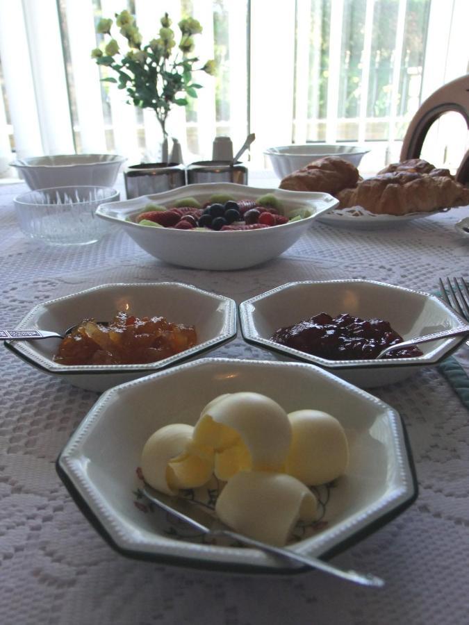 Erw-Lon Farm Bed and Breakfast Pontfaen Exteriör bild