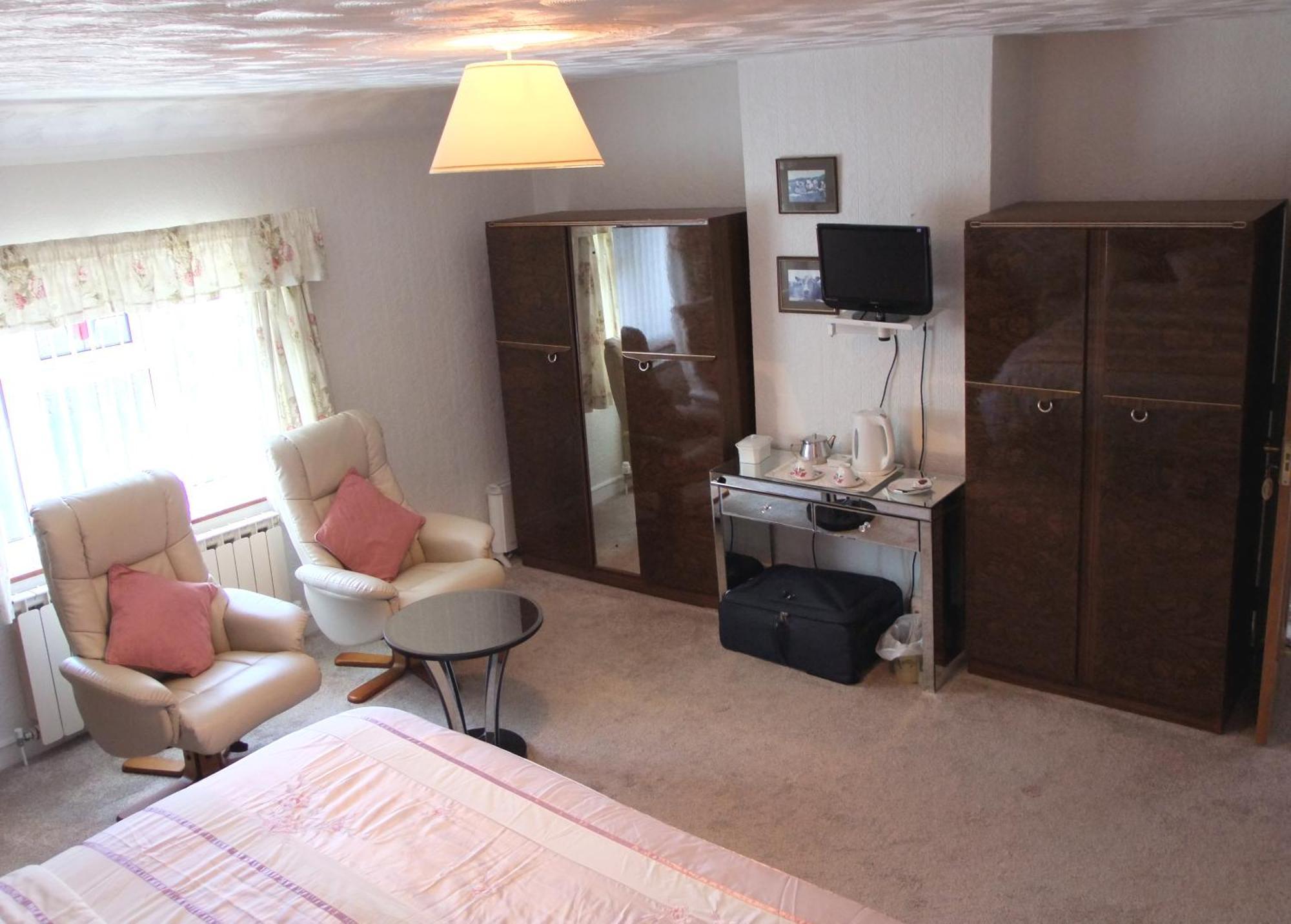 Erw-Lon Farm Bed and Breakfast Pontfaen Rum bild
